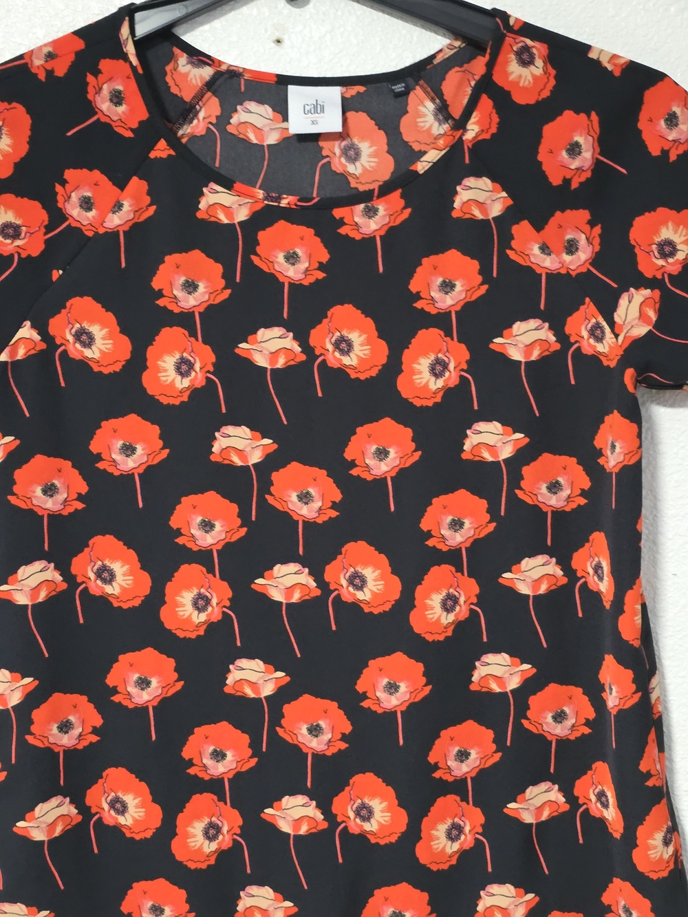 CAbi Black Short-Sleeve Tee with Orange Floral Print Size XS - Picture 3 of 9